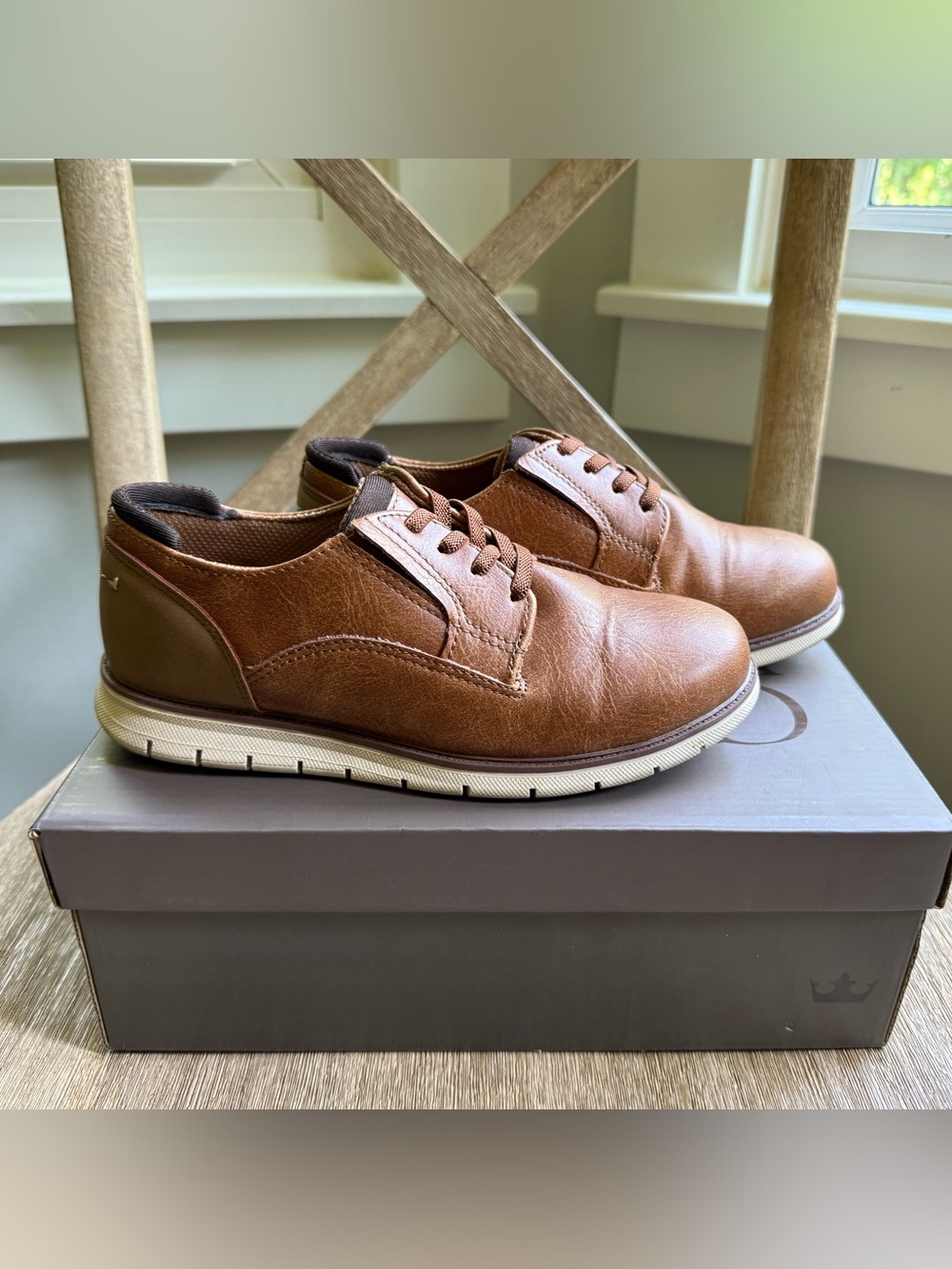 Crown Vintage Bob WW BOYS casual slip on dress shoe brown size 3 WlDE.